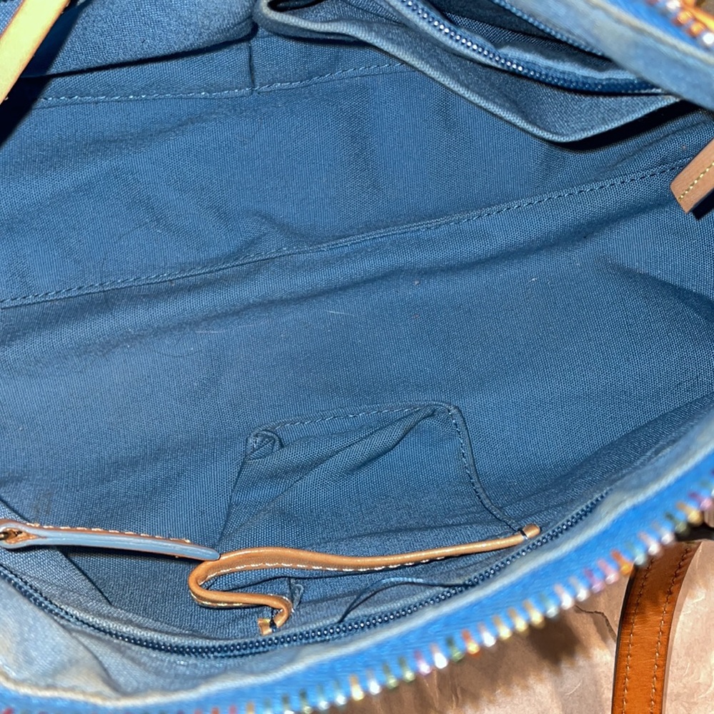 Dooney & Bourke purse. 10” length by 6” - Picture 5 of 6